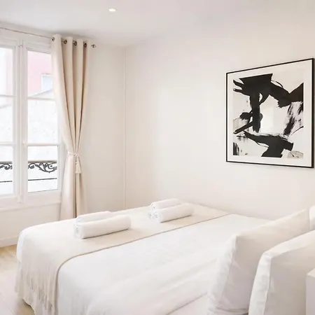 Arc De Triomphe - Premium For 4 Apartment *